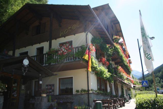 Hotel Daniela Bormio Exterior photo